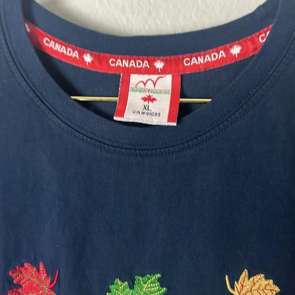 Souvenir Montreal Canada Navy Blue T-Shirt